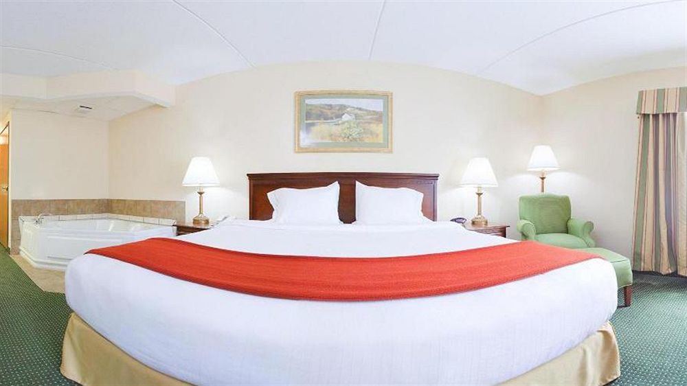Holiday Inn Express Mount Pleasant- Scottdale By Ihg Экстерьер фото