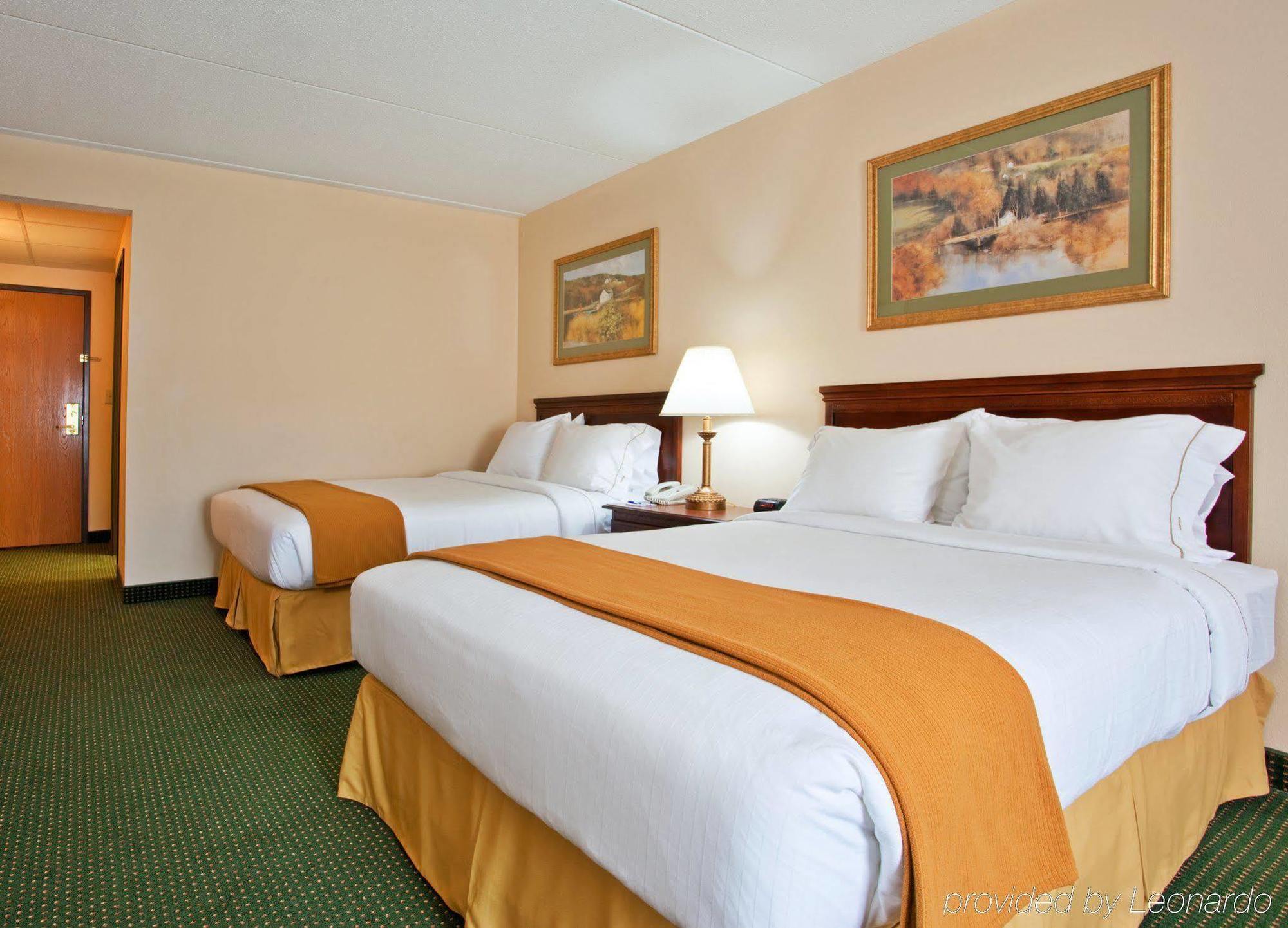 Holiday Inn Express Mount Pleasant- Scottdale By Ihg Экстерьер фото