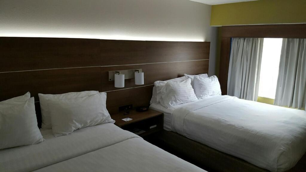 Holiday Inn Express Mount Pleasant- Scottdale By Ihg Экстерьер фото
