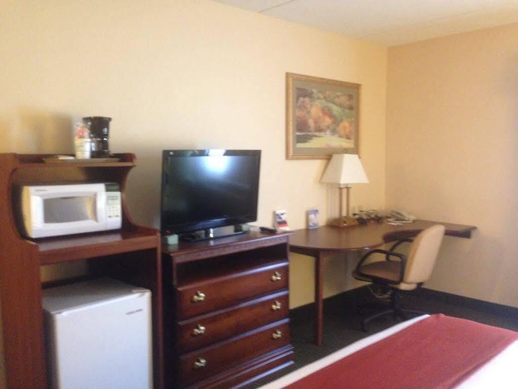 Holiday Inn Express Mount Pleasant- Scottdale By Ihg Экстерьер фото